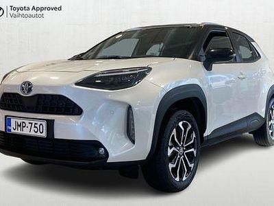 Valkoinen Käytetty 2022 Toyota Yaris Cross Business Edition Katumaasturi | 31 890 € (Kallis)