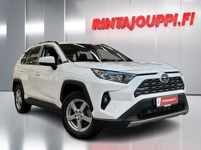Käytetty Toyota RAV4 Hybrid Active 178 HP (130 kW) 2022 Valkoinen Katumaasturi