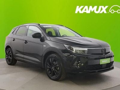 Käytetty Opel Grandland X GS Line 131 HP (96 kW) 2023 Musta Katumaasturi