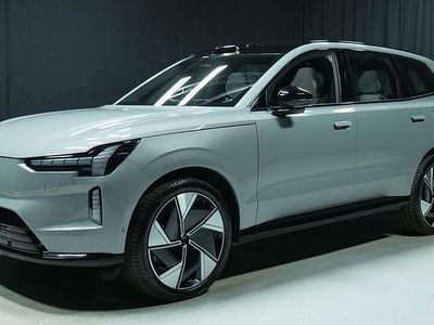 Harmaa Käytetty 2025 Volvo EX90 Performance Katumaasturi | 94 800 € (Hieman kallis)