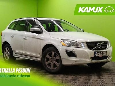 Valkoinen Käytetty 2012 Volvo XC60 R-Design Katumaasturi | 18 890 €