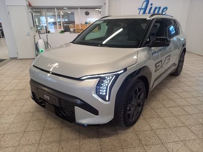 Harmaa Uusi 2025 Kia EV3 GT-Line Katumaasturi | 49 900 € (Kallis)