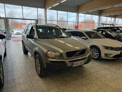 käytetty Volvo XC90 2,5T AWD 7-P - 3kk lyhennysvapaa - 7-Paikkainen, Huoltokirja, Vetokoukku, Vakkari, Monitoimiratti - Ilmainen kotiintoimitus!