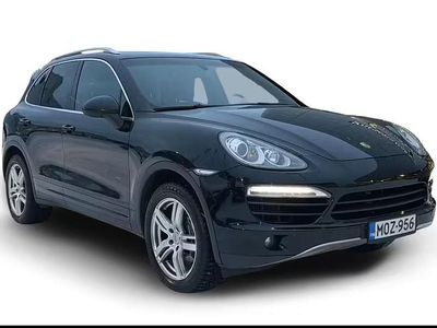Käytetty Porsche Cayenne 245 HP (180 kW) 2011 Musta Katumaasturi