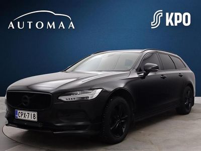 Musta Käytetty 2018 Volvo V90 Momentum Farmari | 21 690 € (Hieman kallis)