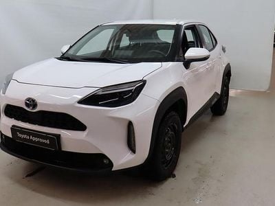 Valkoinen Käytetty 2024 Toyota Yaris Cross Active Katumaasturi | 27 900 € (Perustarjous)