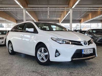 käytetty Toyota Auris Touring Sports 1,8 Hybrid Active Edition - 3kk lyhennysvapaa - Ilmainen kotiintoimitus! - J. autoturva