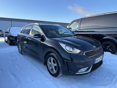 Käytetty Kia Niro EX 105 HP (77 kW) 2017 Musta Katumaasturi