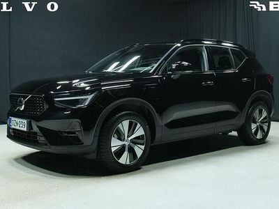 Käytetty Volvo XC40 Plus 211 HP (155 kW) 2023 Musta Katumaasturi
