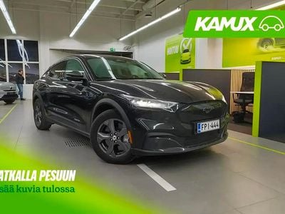 Hopea / harmaa Käytetty 2022 Ford Mustang Mach-E Katumaasturi | 29 800 € (Hyvä tarjous)