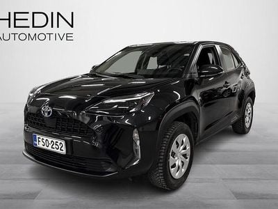 Musta Käytetty 2022 Toyota Yaris Cross Active Katumaasturi | 25 290 € (Perustarjous)