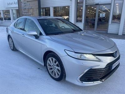 Käytetty Toyota Camry Style 218 HP (160 kW) 2023 Hopea Sedan