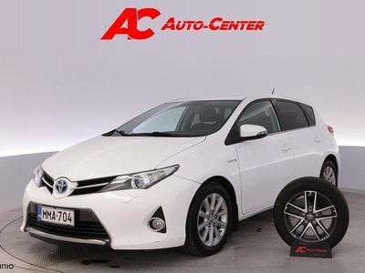 Käytetty Toyota Auris Hybrid Active 99 HP (72 kW) 2014 Viistoperä