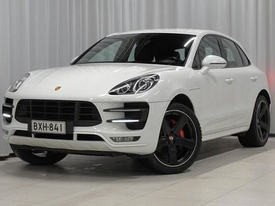 Käytetty 2014 Porsche Macan Turbo Sport Katumaasturi | 48 800 €