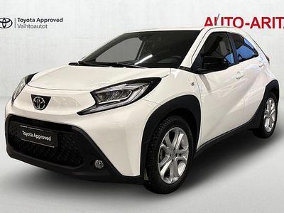 Valkoinen Käytetty 2024 Toyota Aygo X Multidrive S Katumaasturi | 17 900 € (Hieman kallis)
