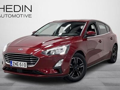 Käytetty Ford Focus Titanium 125 HP (91 kW) 2020 Punainen Viistoperä
