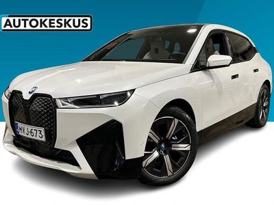 Valkoinen Käytetty 2024 BMW iX Comfort Edition Katumaasturi | 59 900 € (Kallis)