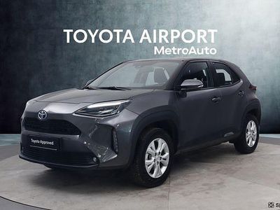 Käytetty Toyota Yaris Cross Active 116 HP (85 kW) 2024 Harmaa Katumaasturi