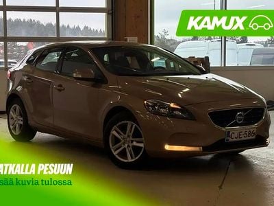 Käytetty Volvo V40 Kinetic 114 HP (83 kW) 2014 Sedan