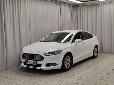 Käytetty Ford Mondeo Titanium 160 HP (117 kW) 2016 Valkoinen Viistoperä