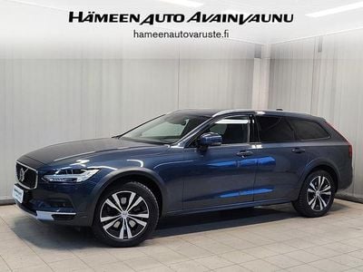 Käytetty Volvo V90 CC Pro 235 HP (172 kW) 2021 Sininen Farmari