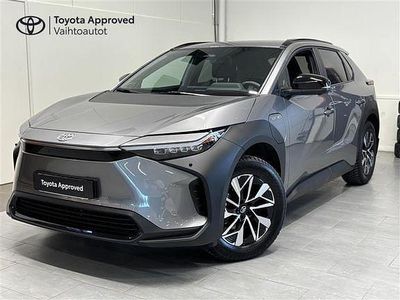 Musta Käytetty 2023 Toyota bZ4X Edition Katumaasturi | 39 900 € (Hieman kallis)