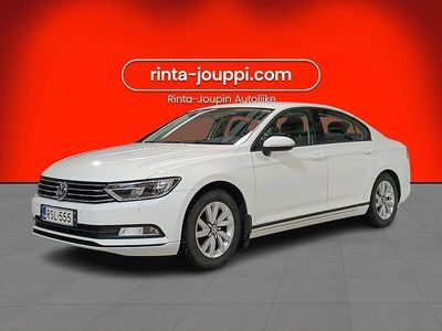 Valkoinen Käytetty 2016 VW Passat Trendline Sedan | 15 690 € (Perustarjous)