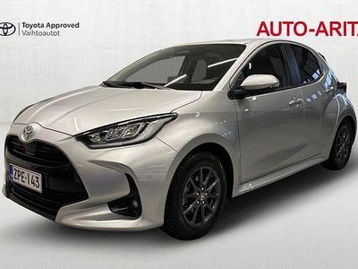 Käytetty Toyota Yaris Plus 114 HP (83 kW) 2025 Hopea Viistoperä