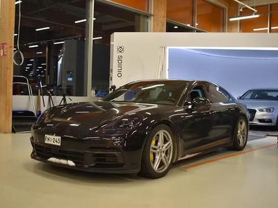 Käytetty 2018 Porsche Panamera 4 Sport Sedan | 42 900 € (Perustarjous)
