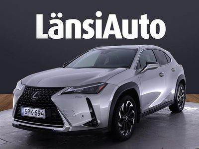 Käytetty Lexus UX 250h Business Edition 152 HP (111 kW) 2023 Hopea Katumaasturi