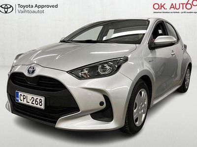 Käytetty Toyota Yaris Active 114 HP (83 kW) 2021 Hopea Viistoperä