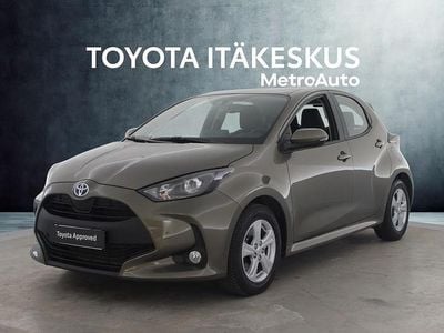 Käytetty Toyota Yaris Hybrid Active 116 HP (85 kW) 2024 Ruskea Viistoperä