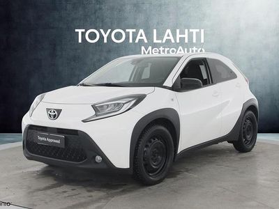Valkoinen Käytetty 2022 Toyota Aygo X Multidrive S Katumaasturi | 13 890 € (Perustarjous)