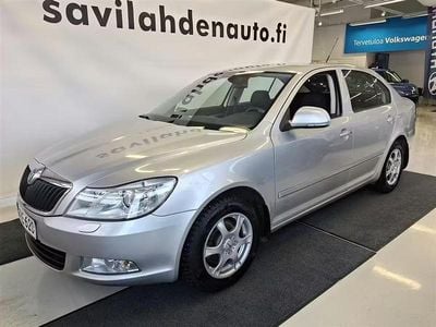 Käytetty Skoda Octavia Elegance 105 HP (77 kW) 2011 Hopea Viistoperä