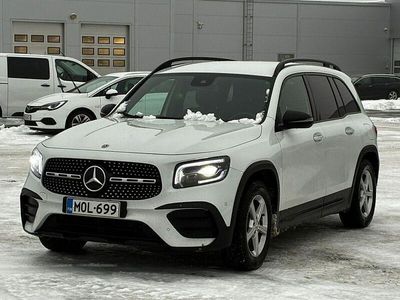 Käytetty Mercedes GLB200 Business 150 HP (110 kW) 2023 Katumaasturi