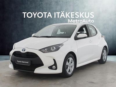 Käytetty Toyota Yaris Hybrid Active 116 HP (85 kW) 2023 Valkoinen Viistoperä
