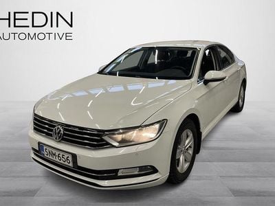 Valkoinen Käytetty 2015 VW Passat Comfortline Sedan | 10 690 € (Perustarjous)