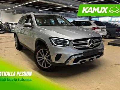Käytetty Mercedes GLC300e 211 HP (155 kW) 2021 Hopea / harmaa Katumaasturi
