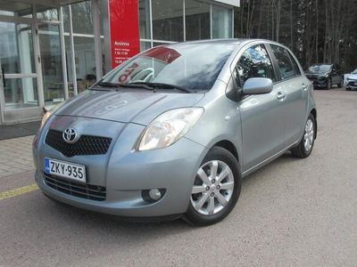 käytetty Toyota Yaris 1,3 VVT-i Superior 5ov