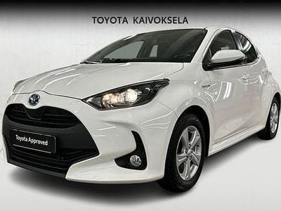 Valkoinen Käytetty 2021 Toyota Yaris Active Viistoperä | 17 900 € (Perustarjous)