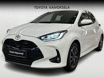Käytetty Toyota Yaris Style 114 HP (83 kW) 2025 Valkoinen Viistoperä