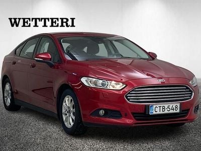 Käytetty Ford Mondeo Trend 160 HP (117 kW) 2015 Punainen Viistoperä