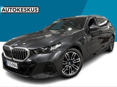 Harmaa Käytetty 2025 BMW 530e M Sport Farmari | 61 390 €