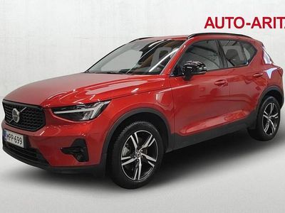 Käytetty Volvo XC40 Plus 211 HP (155 kW) 2022 Punainen Katumaasturi