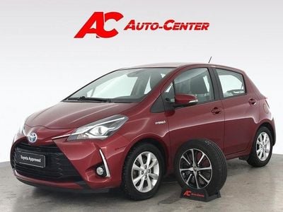 Käytetty Toyota Yaris Hybrid Active 101 HP (74 kW) 2018 Punainen Viistoperä