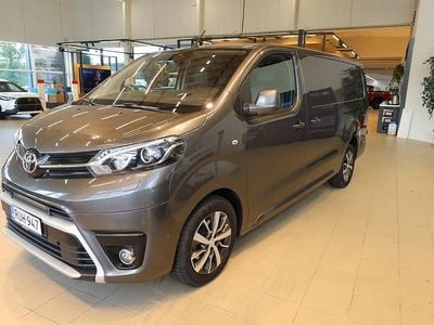 Harmaa Käytetty 2021 Toyota Proace Tila-auto | 27 890 € (Hieman kallis)