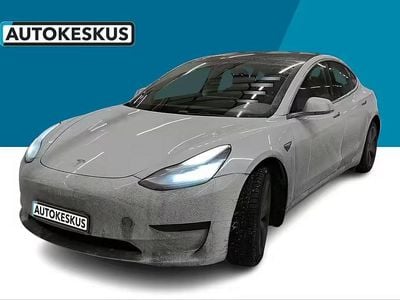 Valkoinen Käytetty 2019 Tesla Model 3 Standard Range Sedan | 18 900 € (Perustarjous)