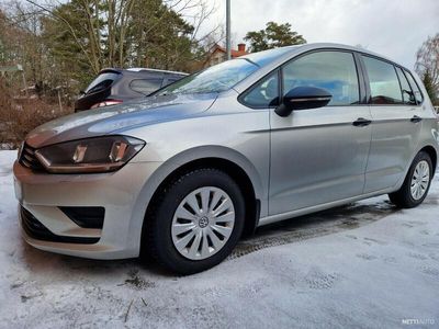 käytetty VW Golf Sportsvan Trendline 1,6 TDI 66 kW (90 hv) | Juuri saapunut huollettuna | Webasto | Vetokoukku | Vakkari |