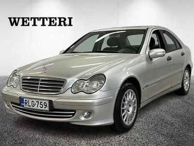Käytetty Mercedes C180 143 HP (105 kW) 2005 Harmaa Sedan