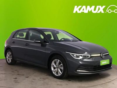 Hopea / harmaa Käytetty 2021 VW Golf Style Sedan | 19 890 € (Perustarjous)